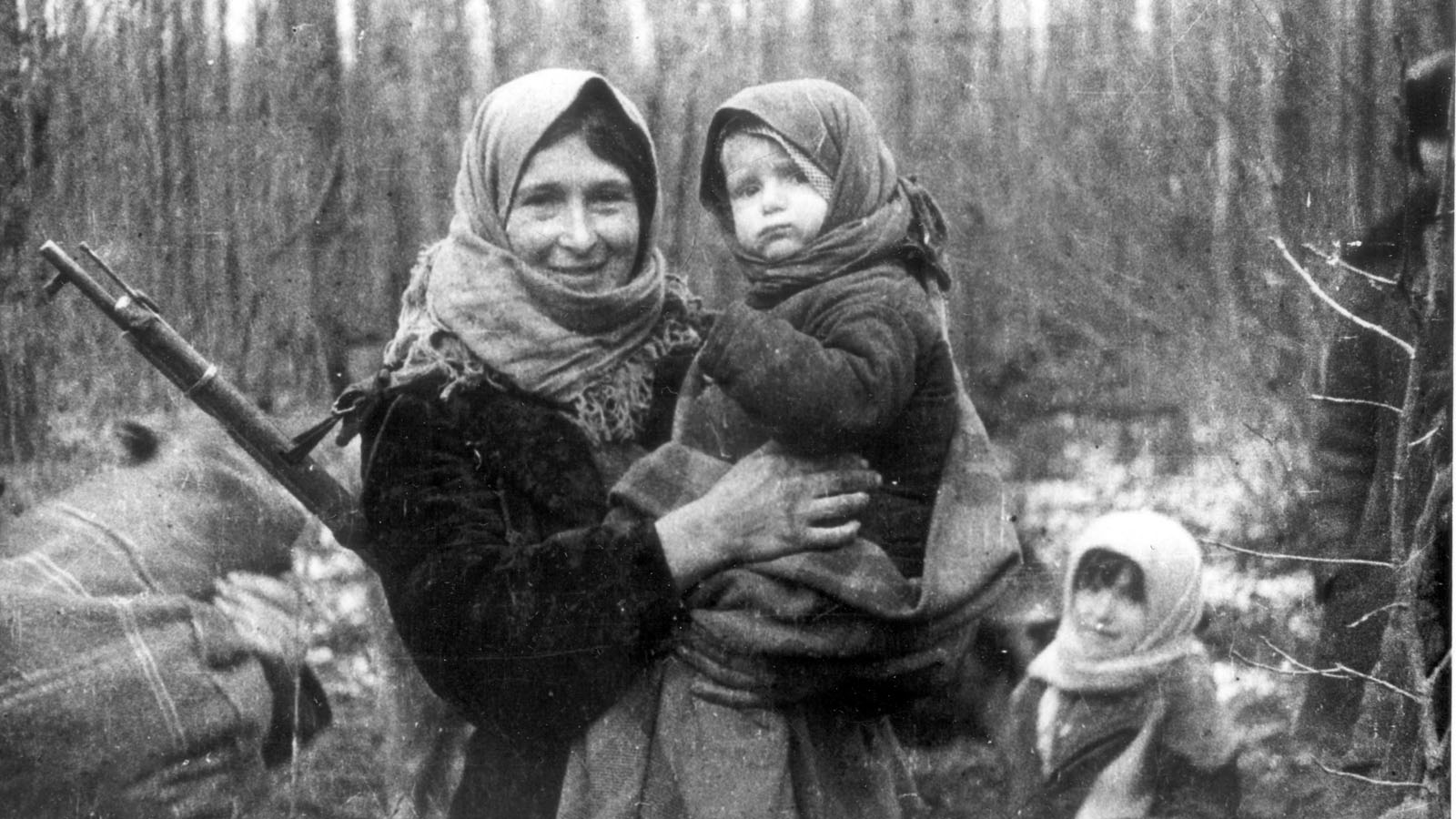 Истории выживших матерей с детьми на войне
